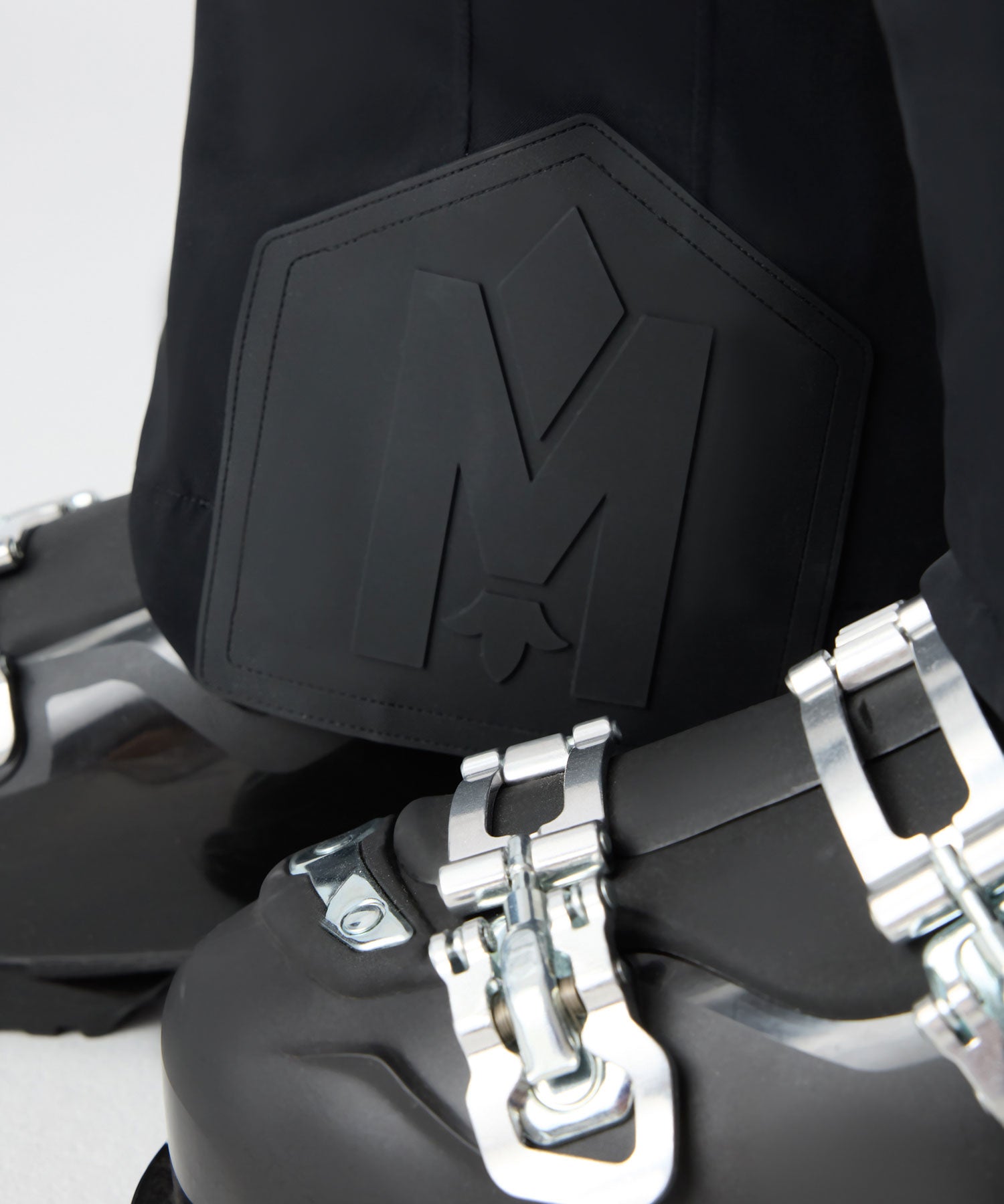 【MACKAGE】NYOMI-R